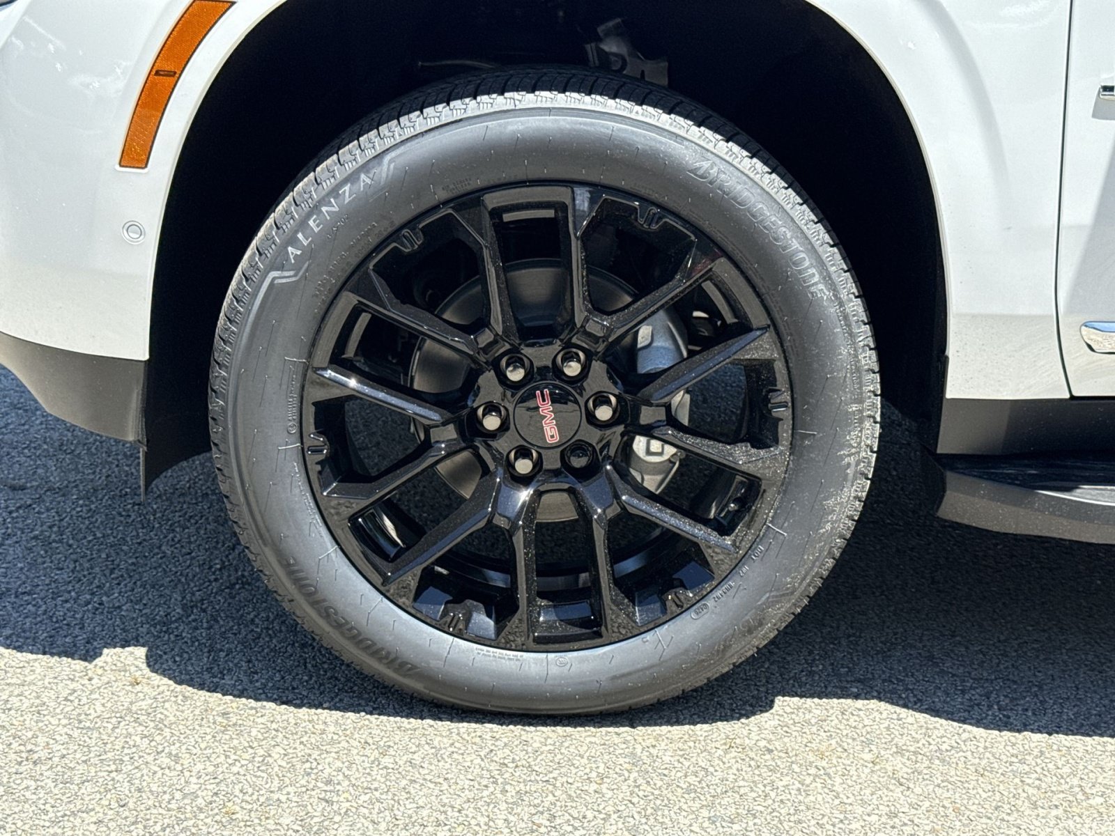 New 2026 GMC Yukon Elevation AWD/4WD image 12