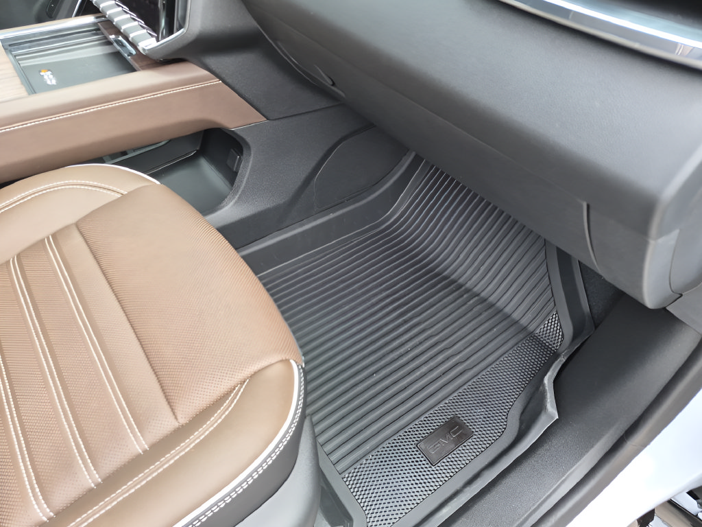 New 2027 GMC Acadia Denali Ultimate w/ LPO, Floor Liner Package AWD/4WD image 39
