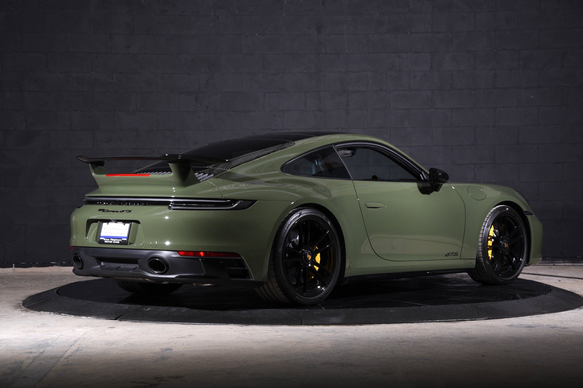 Used 2024 Porsche 911 Carrera GTS RWD image 3