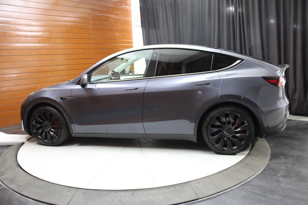Used 2023 Tesla Model Y Performance image 4
