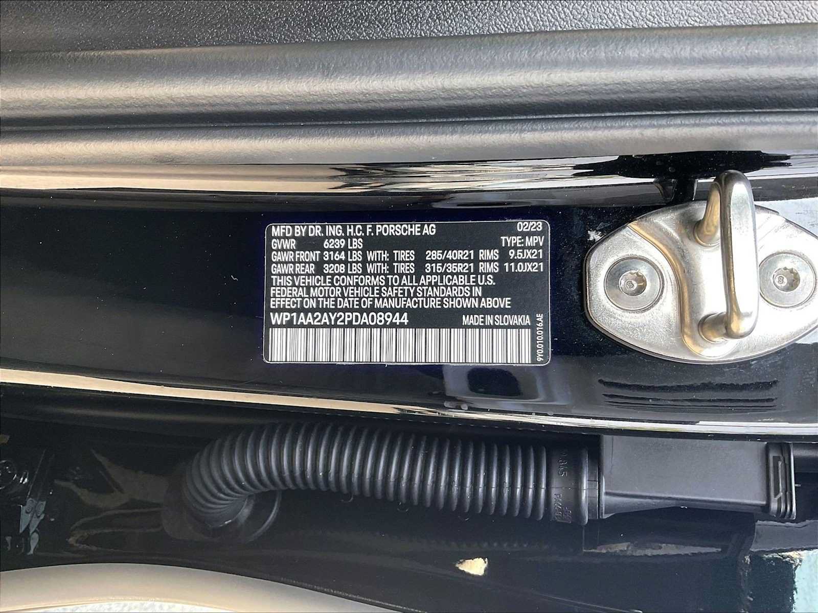 Certified 2023 Porsche Cayenne AWD/4WD image 36