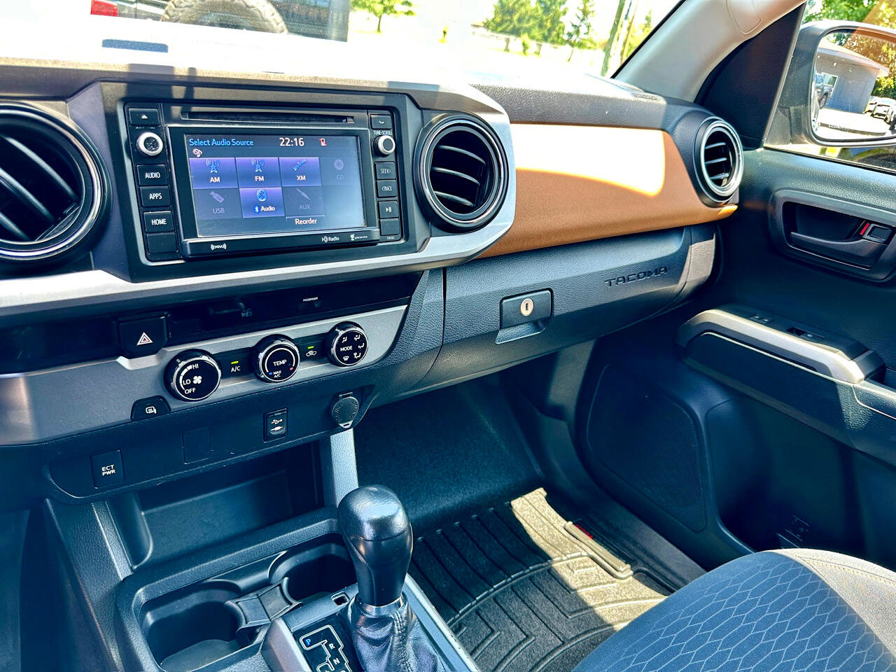 Used 2017 Toyota Tacoma SR5 image 6