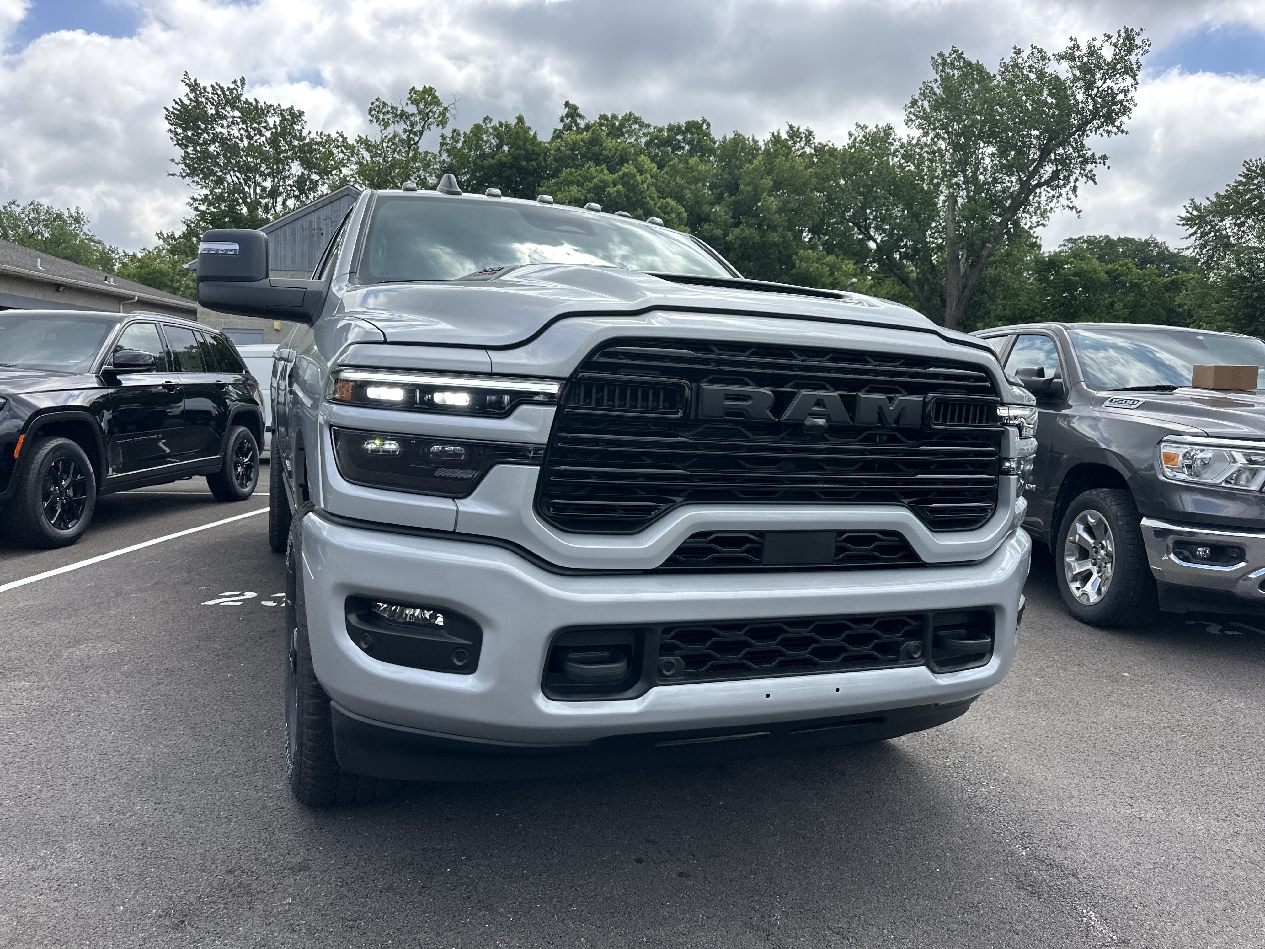 New 2026 RAM 2500 Laramie AWD/4WD image 24