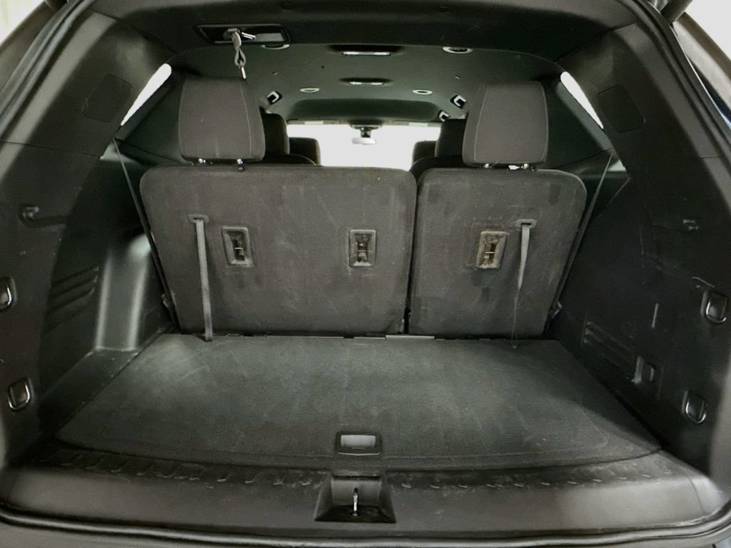 Used 2023 Chevrolet Traverse LT FWD image 26