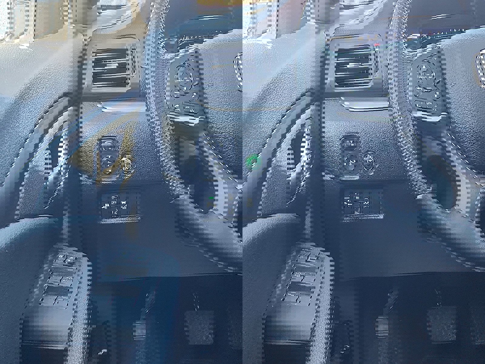 Used 2023 Honda Passport EX-L image 13