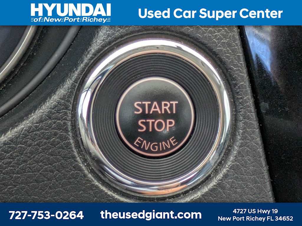 Used 2018 Nissan Rogue SV w/ Premium Package FWD image 37