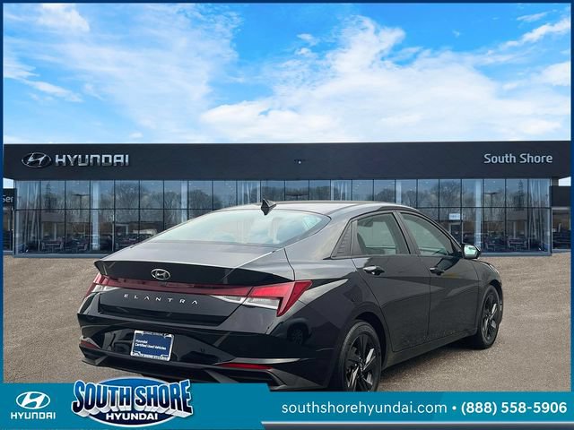Certified 2021 Hyundai Elantra SEL w/ Cargo Package FWD image 7