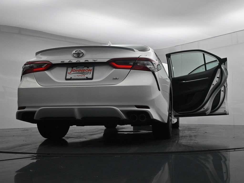 Used 2024 Toyota Camry SE w/ Cold Weather Package FWD image 44