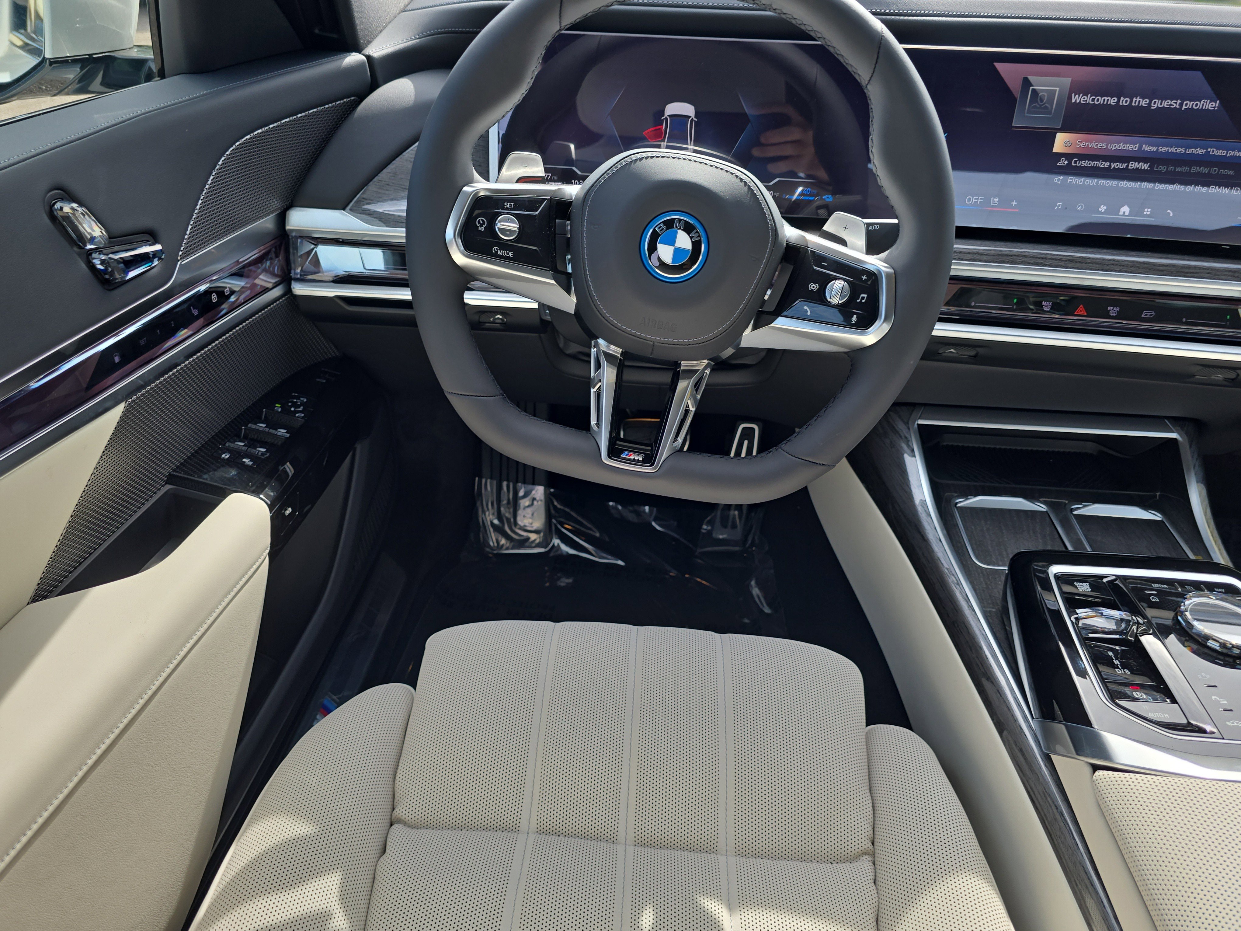New 2026 BMW 750e xDrive image 13
