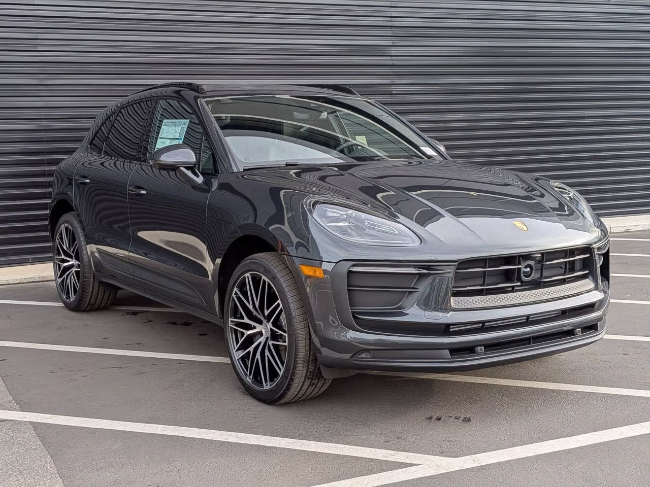 Certified 2026 Porsche Macan AWD/4WD image 9