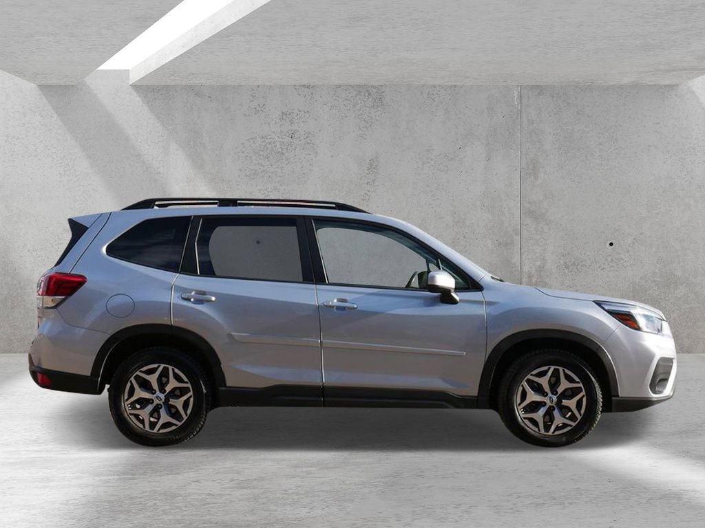 Used 2021 Subaru Forester Premium AWD/4WD image 2