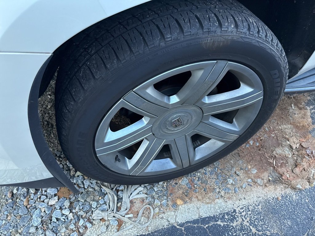 Used 2015 Cadillac Escalade Luxury image 4