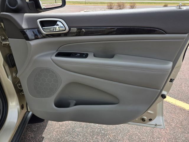 Used 2011 Jeep Grand Cherokee Laredo AWD/4WD image 34