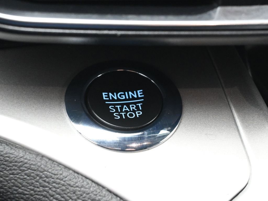 Certified 2022 Ford Explorer XLT w/ Equipment Group 202A image 14