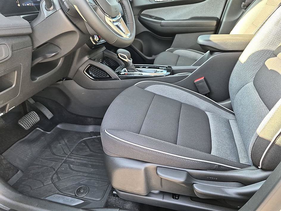 New 2026 Chevrolet TrailBlazer LT w/ Midnight Edition AWD/4WD image 14