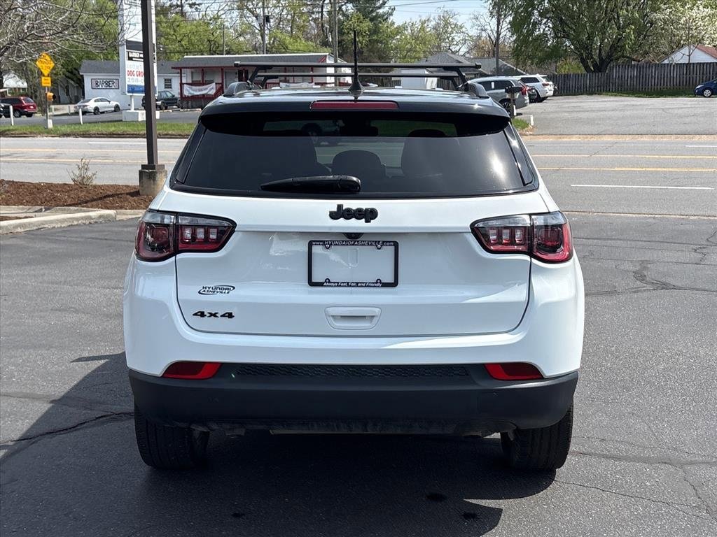 Used 2023 Jeep Compass Latitude AWD/4WD image 5