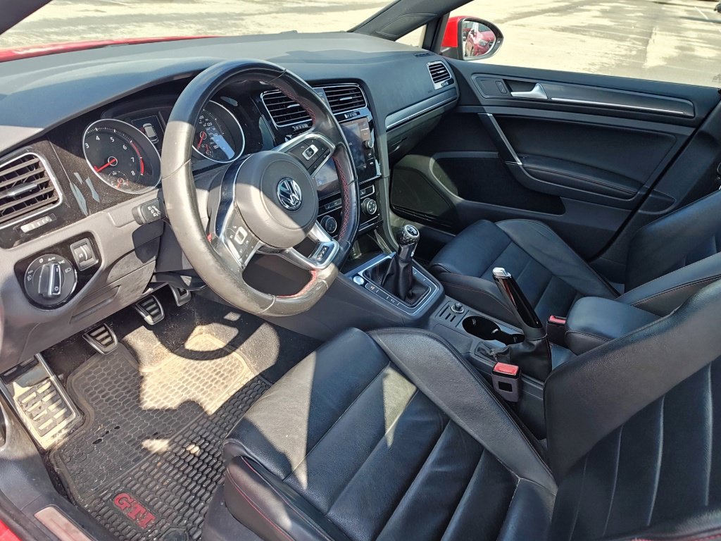 Used 2018 Volkswagen GTI SE FWD image 9
