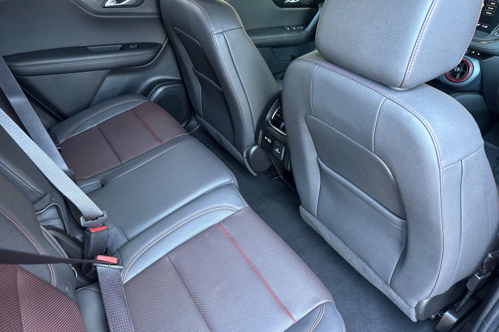 Used 2025 Chevrolet Blazer RS AWD/4WD image 19