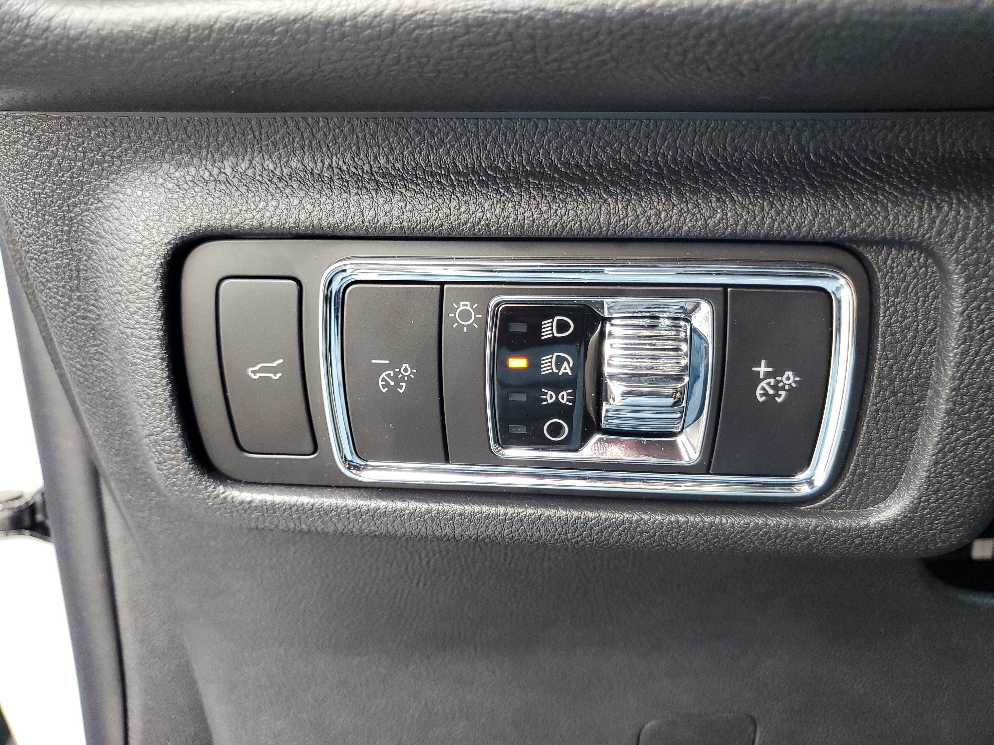 New 2026 Lincoln Corsair Premiere image 14