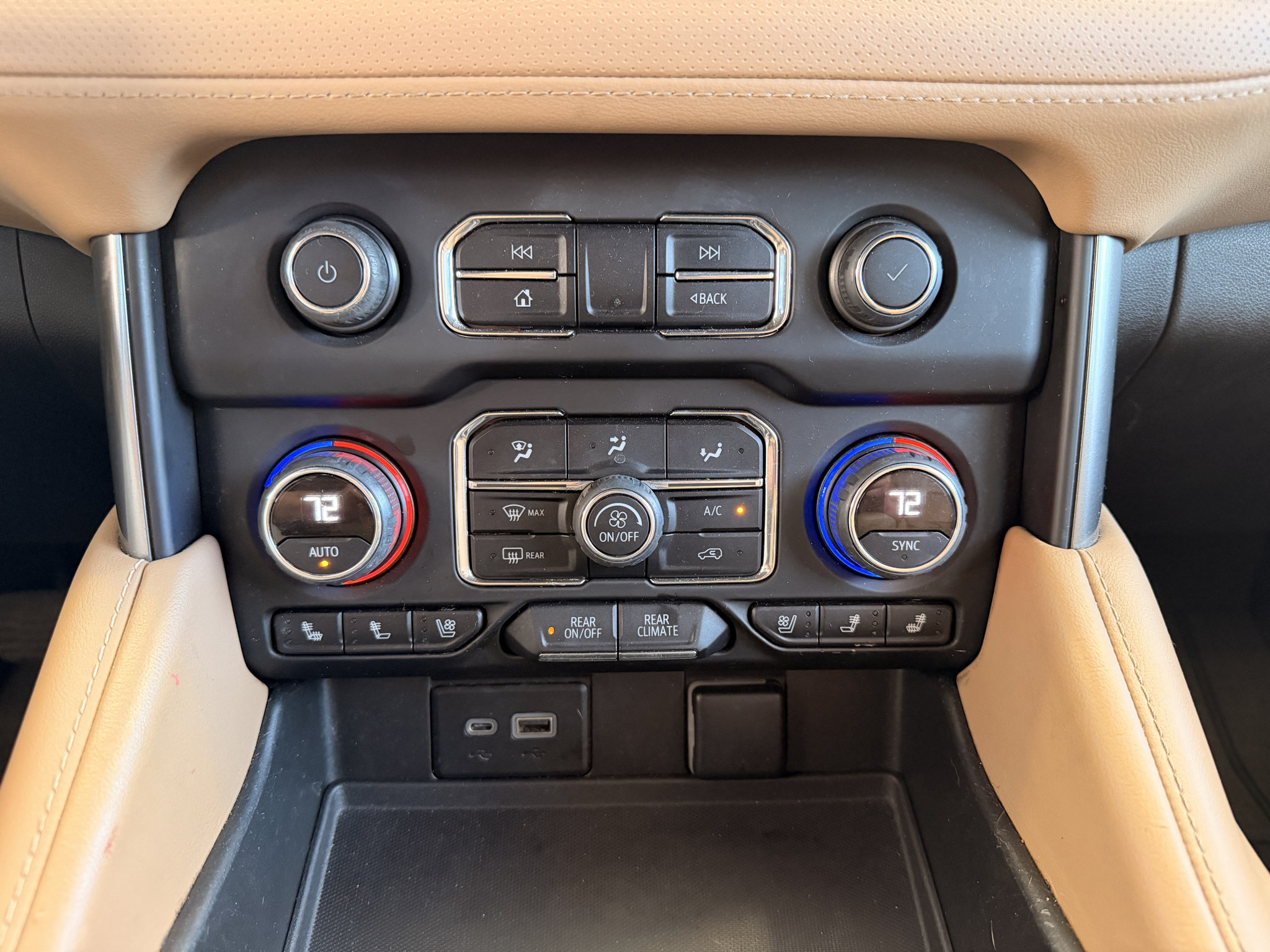 Used 2022 Chevrolet Tahoe Premier AWD/4WD image 12