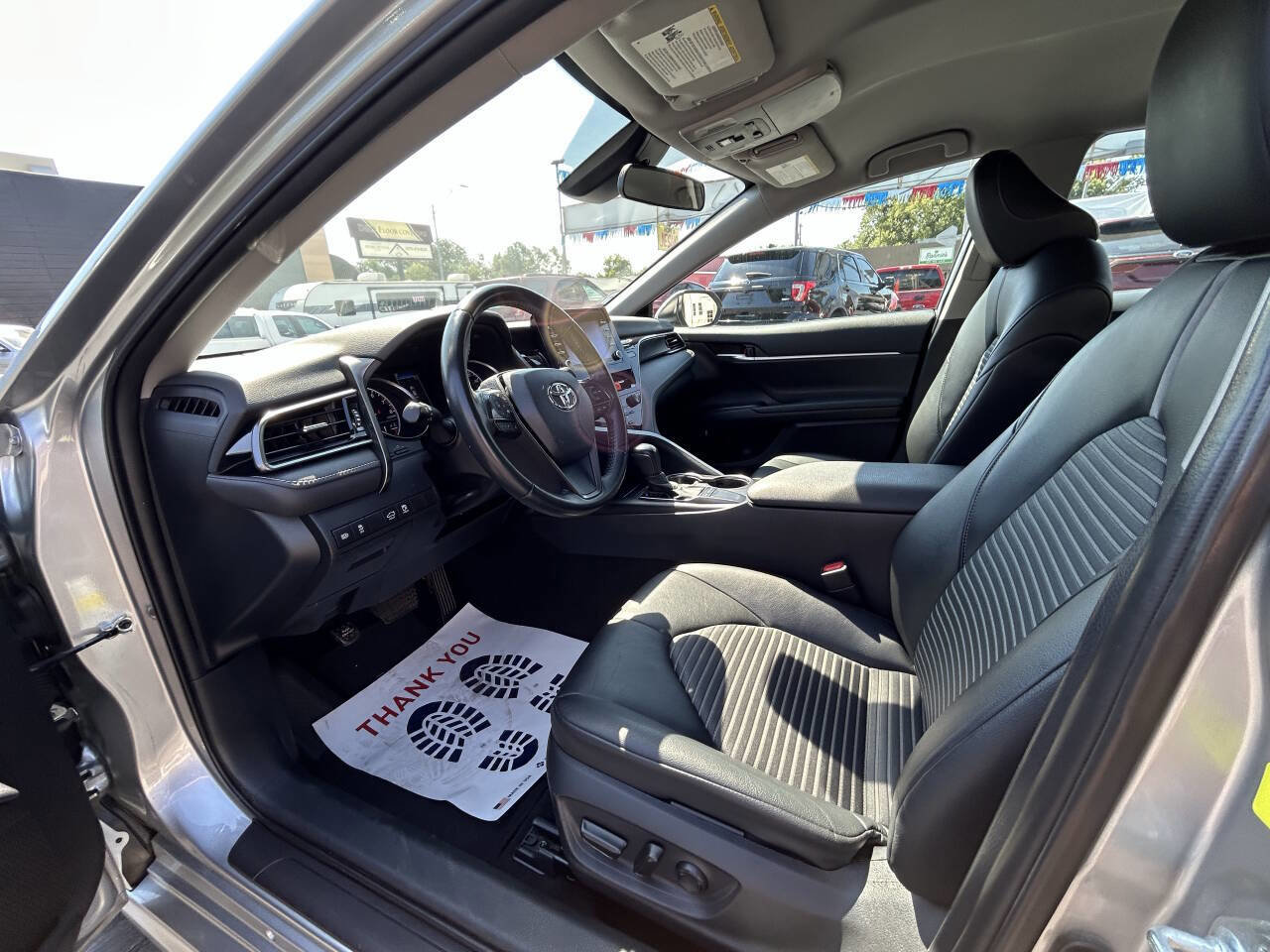 Used 2022 Toyota Camry SE image 8