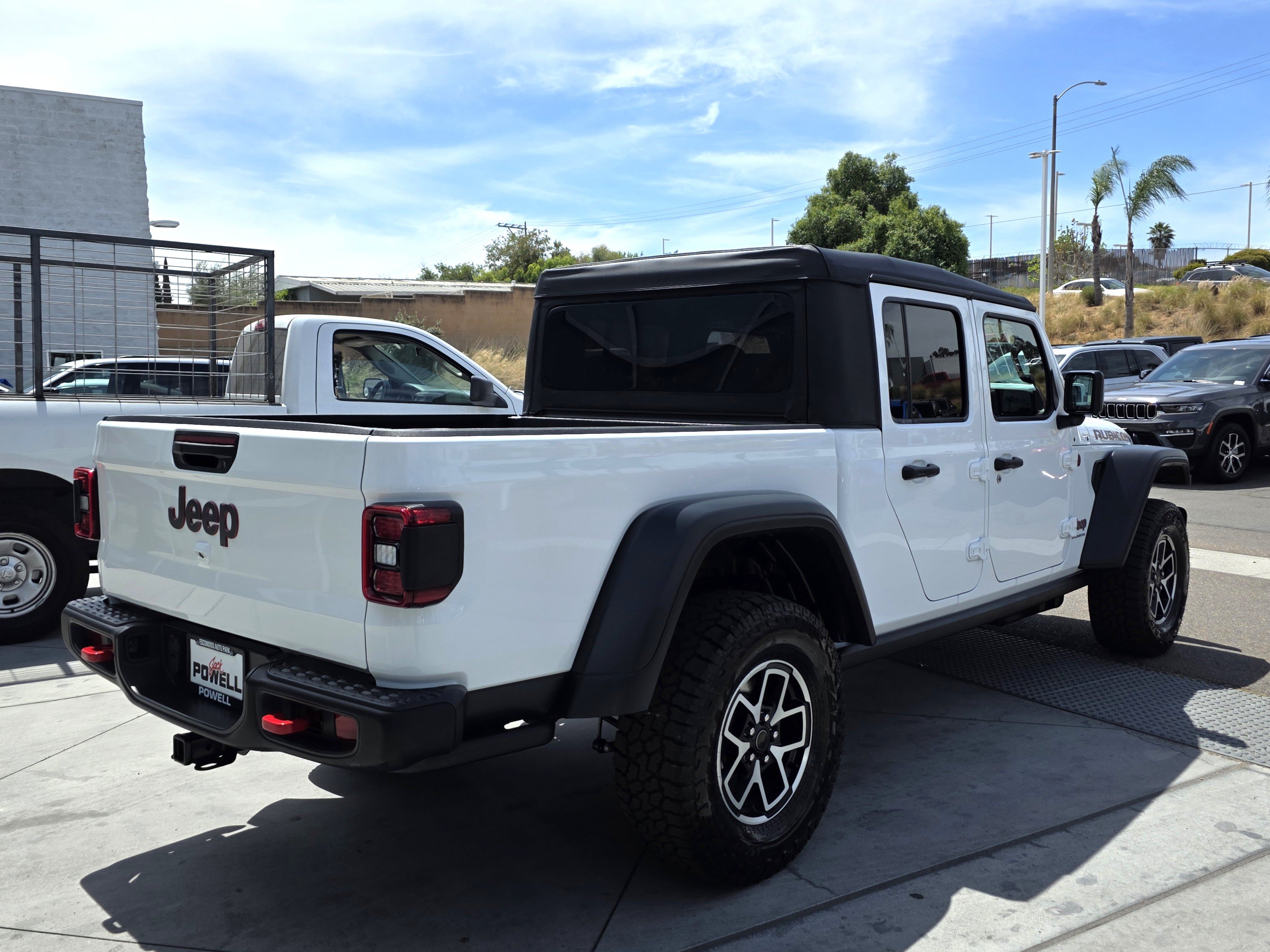 New 2026 Jeep Gladiator Rubicon w/ Steel Power Dome Hood Package AWD/4WD image 4