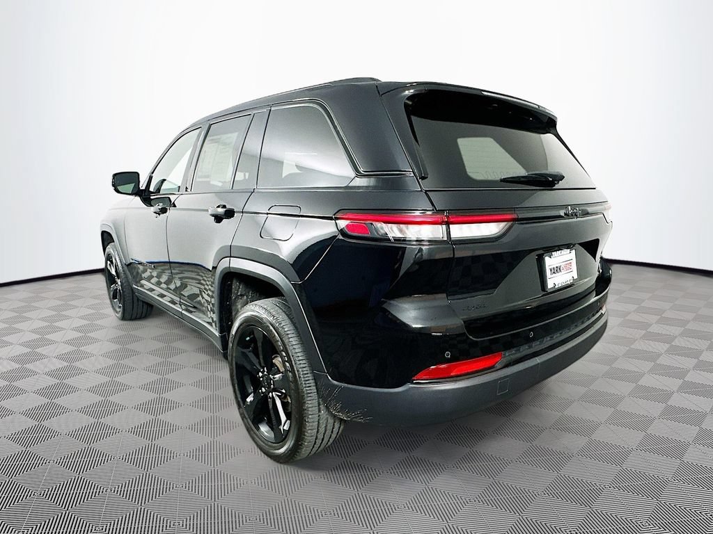 Certified 2024 Jeep Grand Cherokee Altitude AWD/4WD image 8