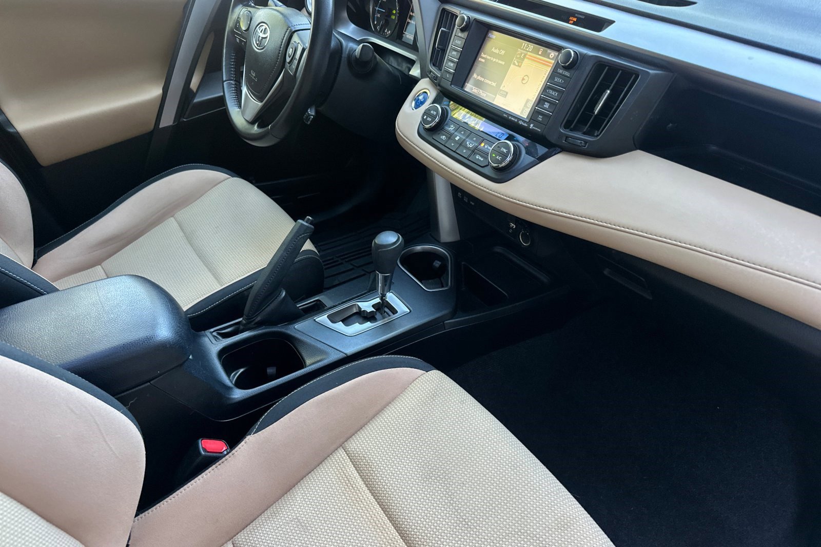 Used 2016 Toyota RAV4 XLE image 19