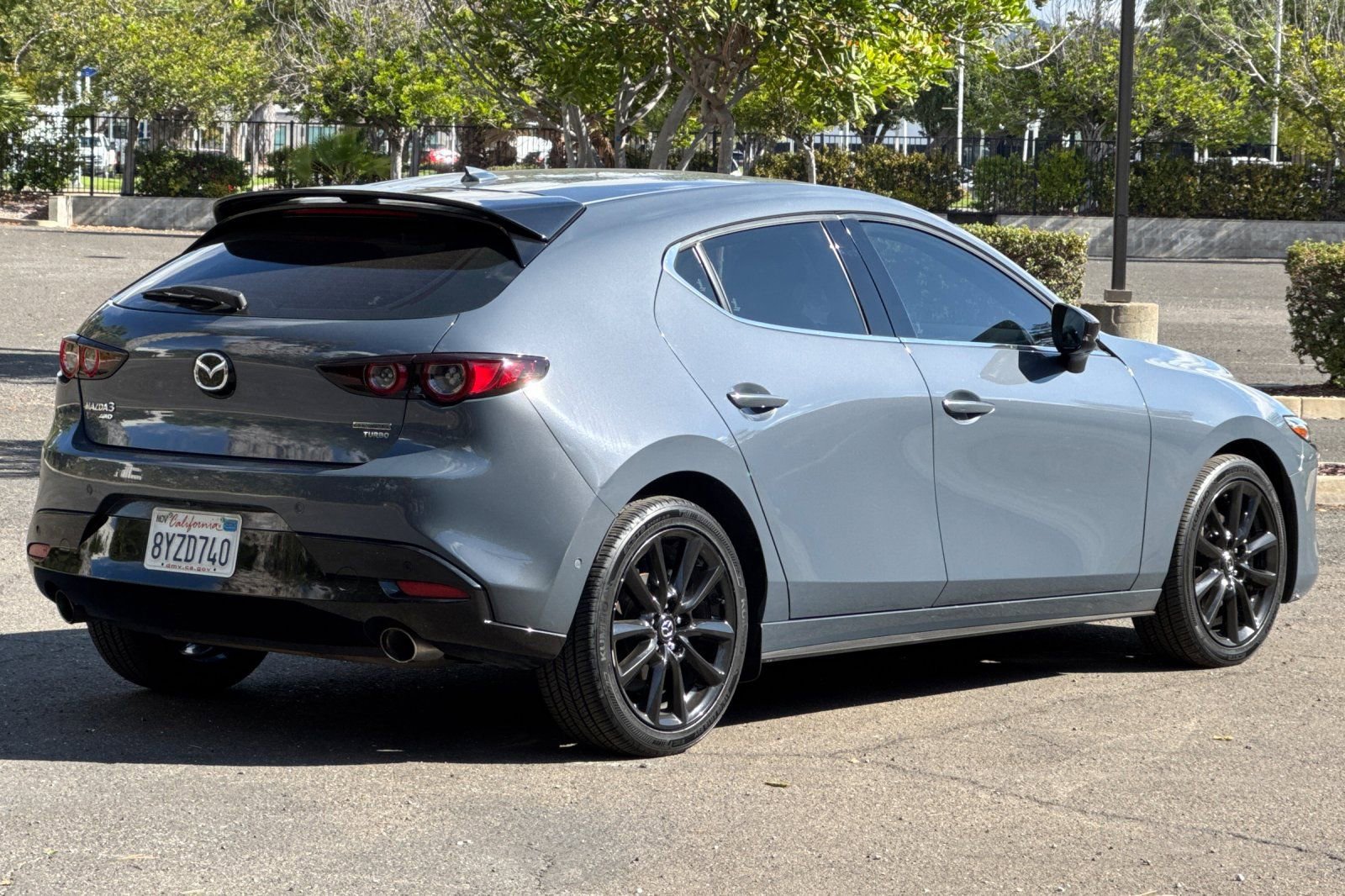 Used 2021 MAZDA MAZDA3 Hatchback w/Premium Plus Pkg image 3