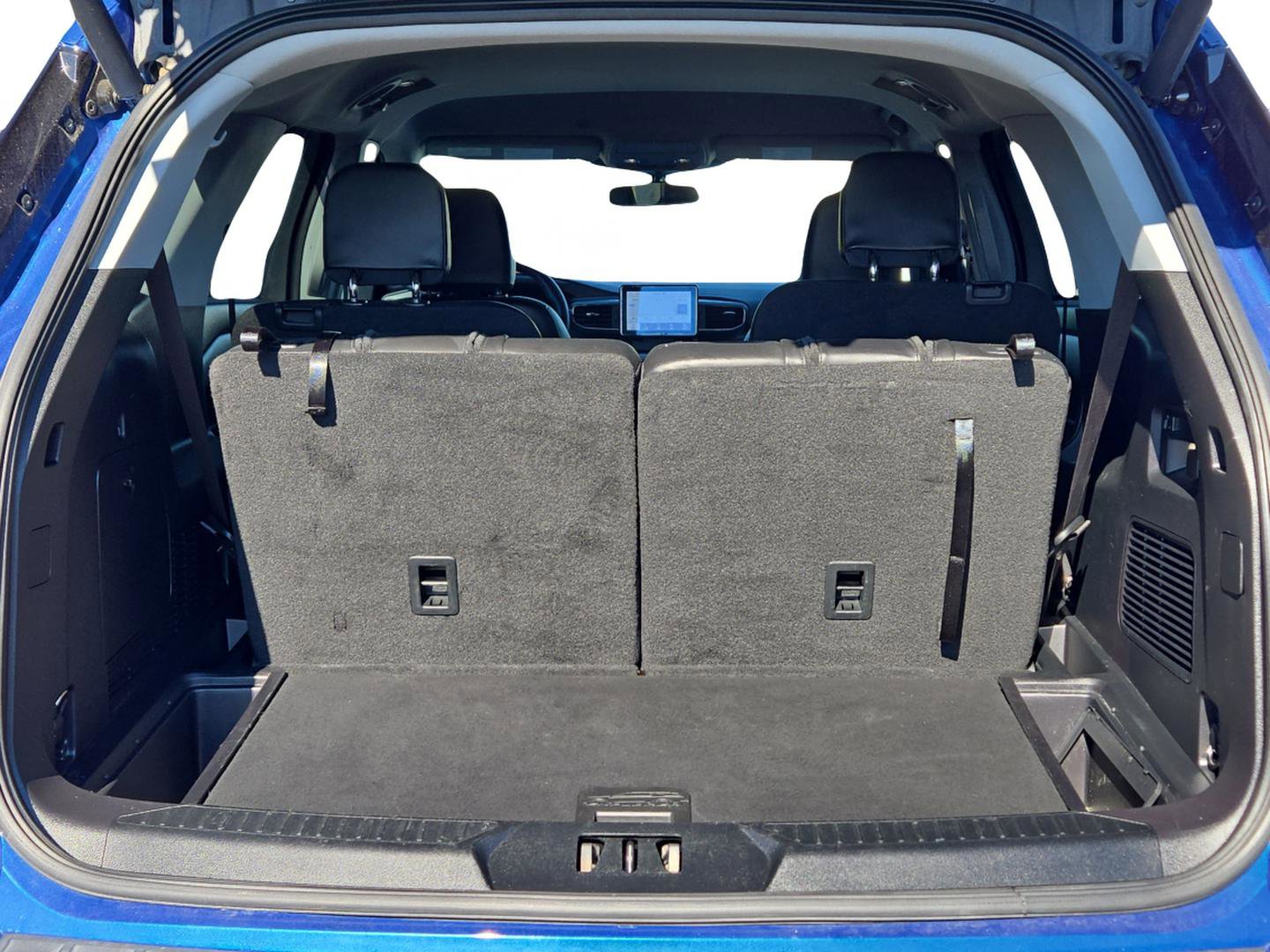 Used 2022 Ford Explorer XLT w/ Equipment Group 202A image 10