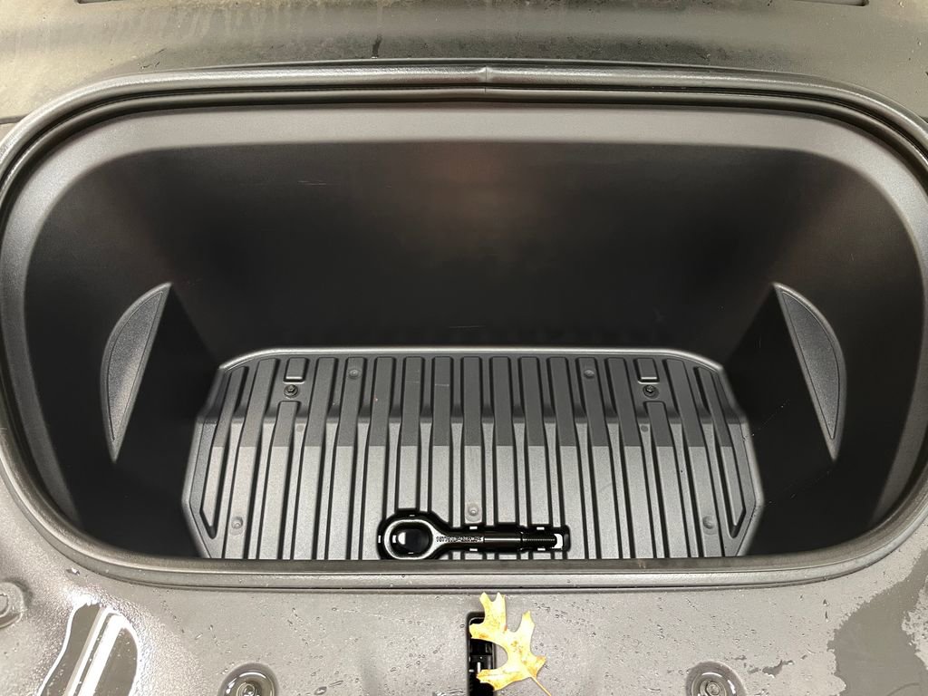 Used 2023 Tesla Model Y Long Range image 40