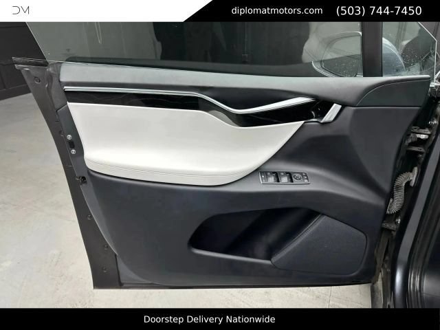 Used 2017 Tesla Model X AWD/4WD image 28