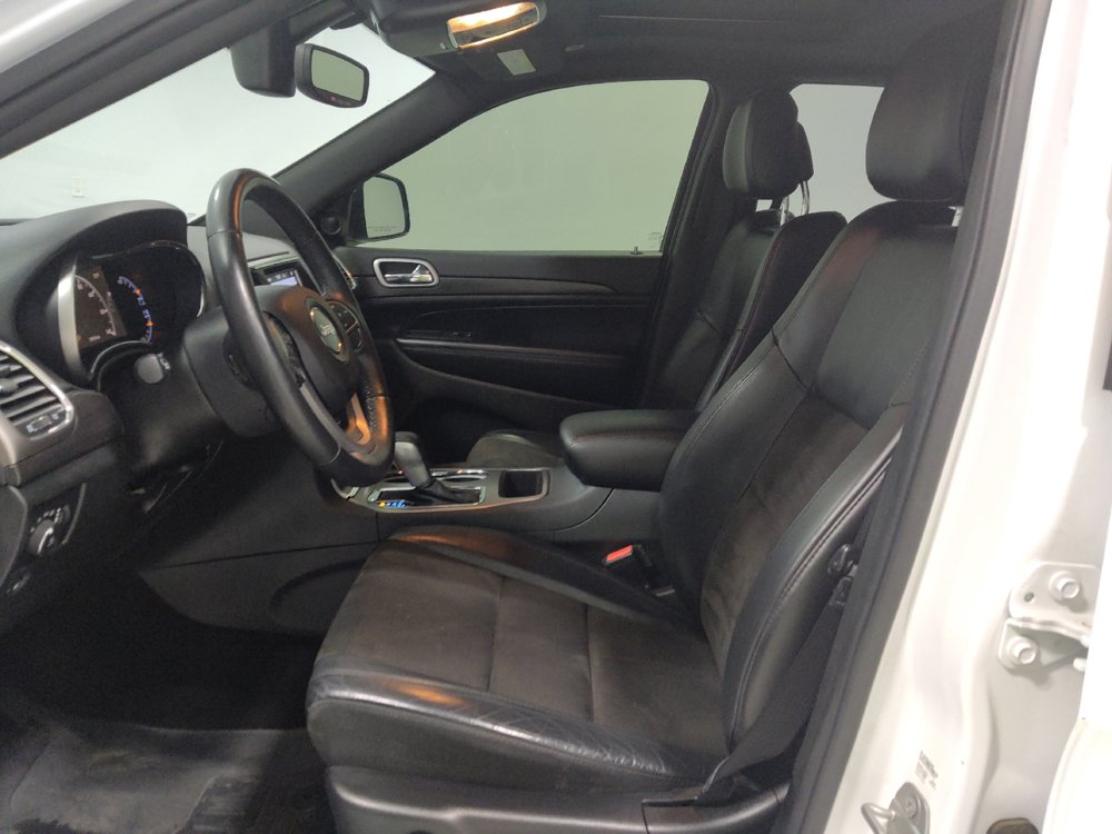 Used 2018 Jeep Grand Cherokee Altitude AWD/4WD image 17