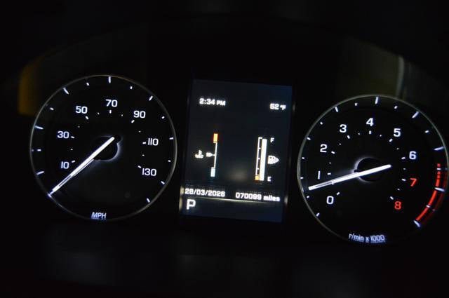 Used 2013 Land Rover LR2 HSE image 18