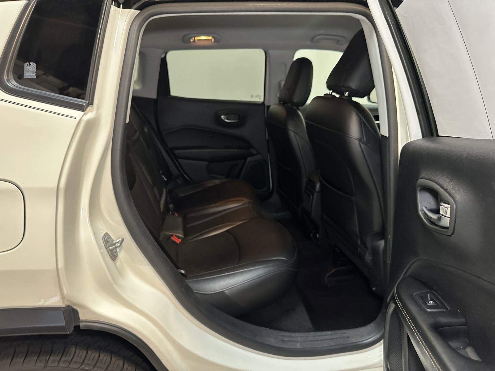 Used 2019 Jeep Compass Latitude w/ Popular Equipment Group AWD/4WD image 36