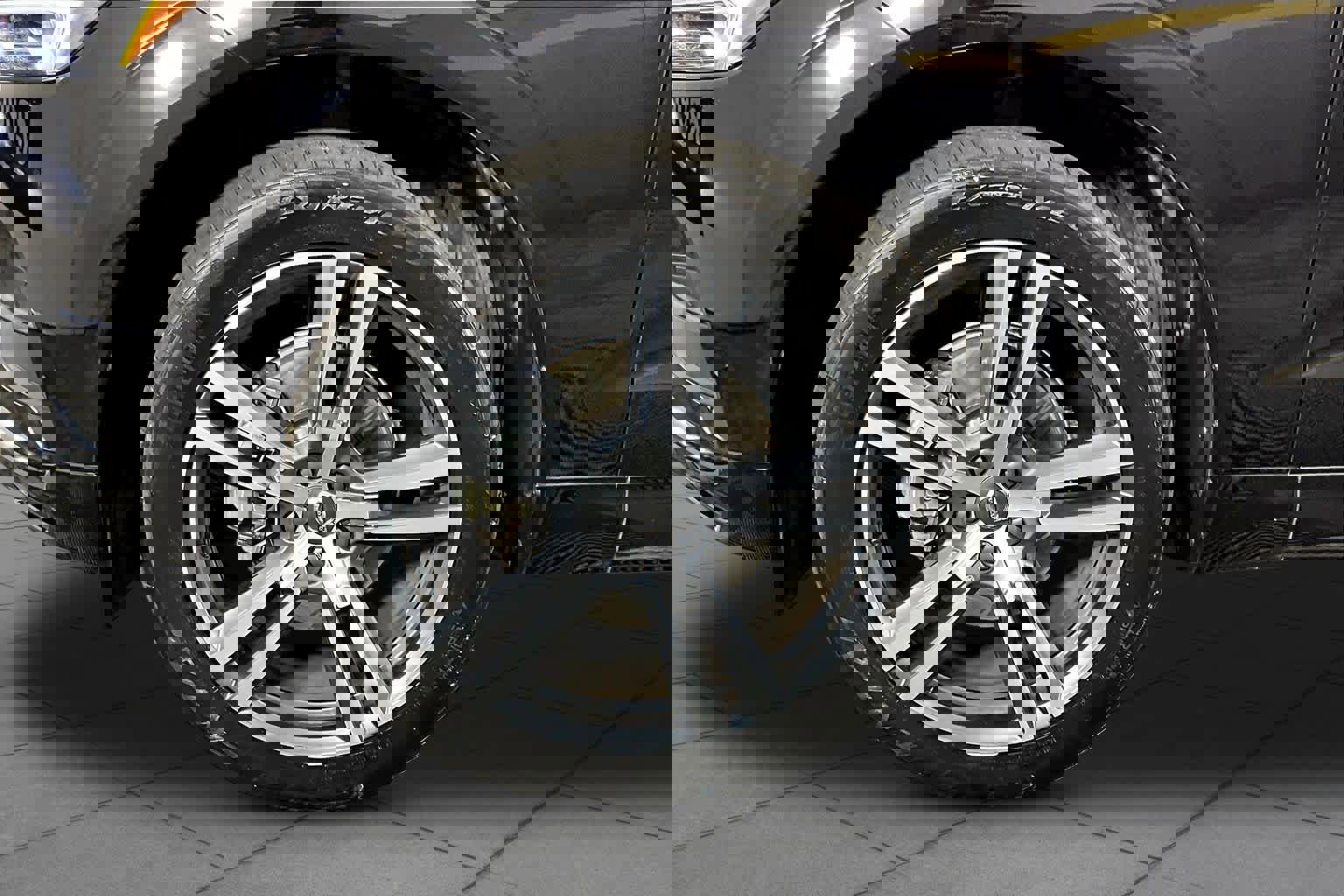 Used 2020 Volvo XC60 T5 Momentum w/ Premium Package image 11