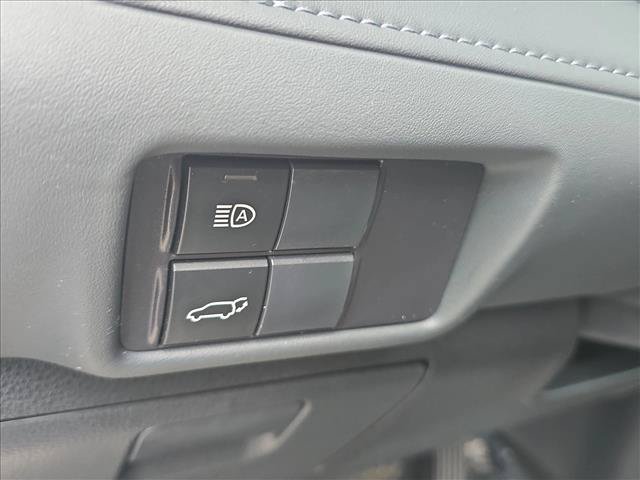 Used 2022 Toyota Highlander XLE FWD image 9