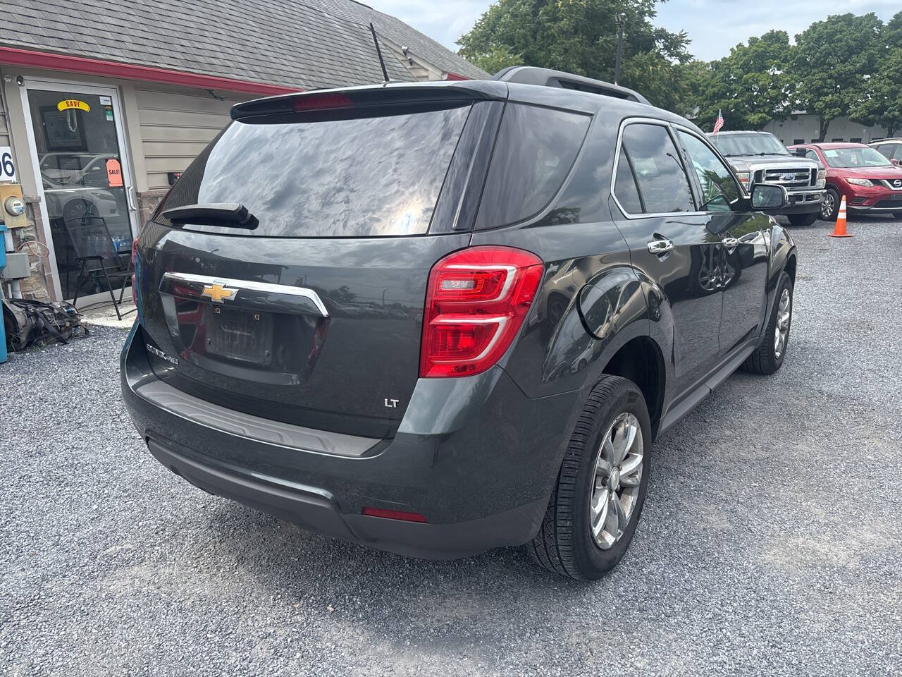 Used 2017 Chevrolet Equinox LT AWD/4WD image 6