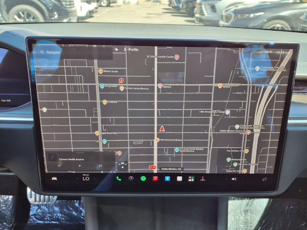 Used 2022 Tesla Model S Plaid AWD/4WD image 5