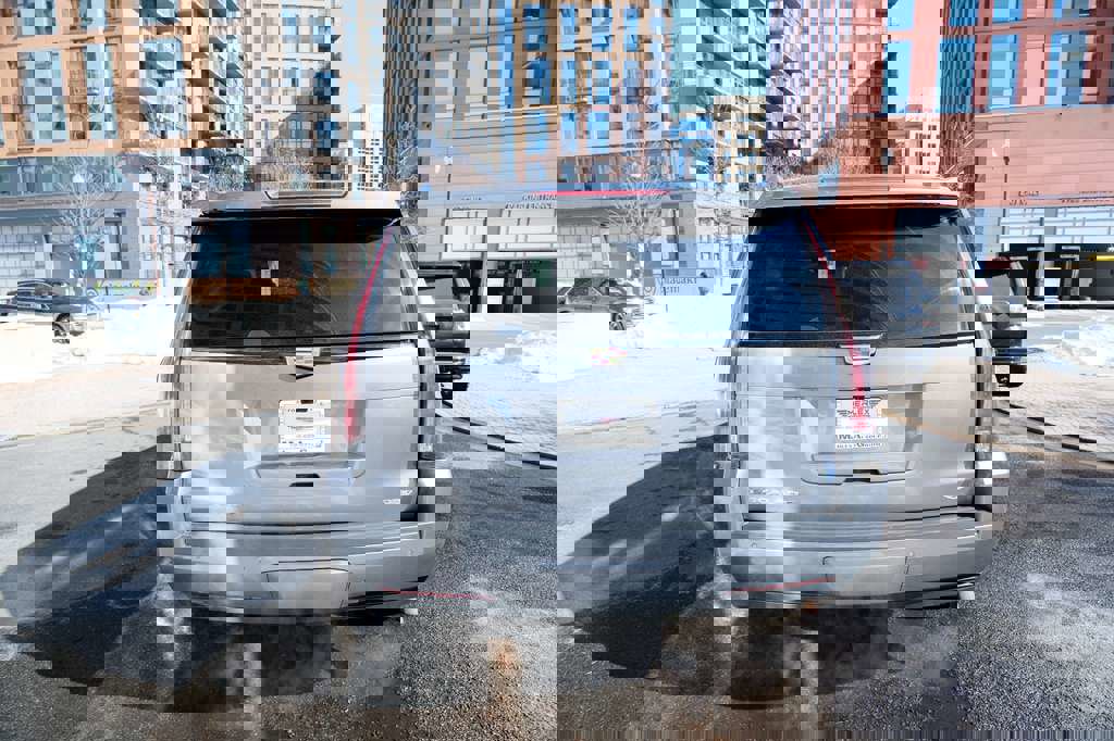 Used 2020 Cadillac Escalade Luxury image 9