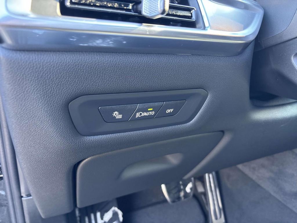 New 2026 BMW X6 xDrive40i w/ Executive Package image 14