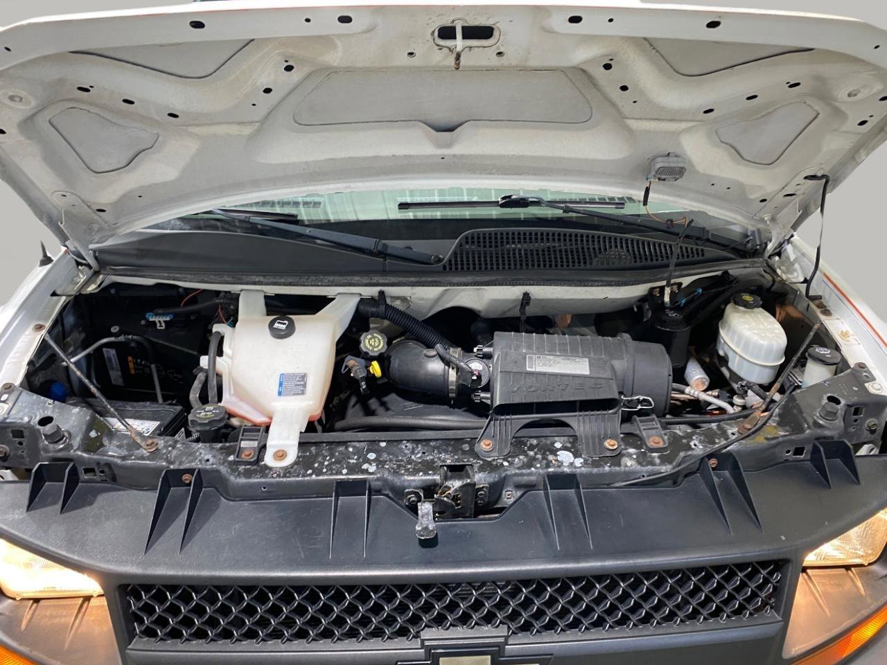 Used 2011 Chevrolet Express 1500 image 15