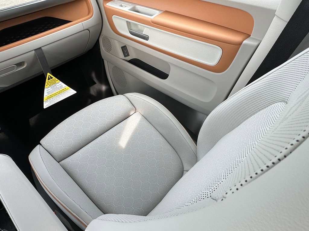 New 2025 Volkswagen ID. Buzz Pro S Plus image 14