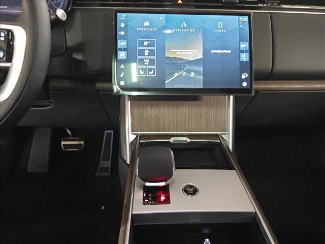 New 2025 Land Rover Range Rover SE image 22