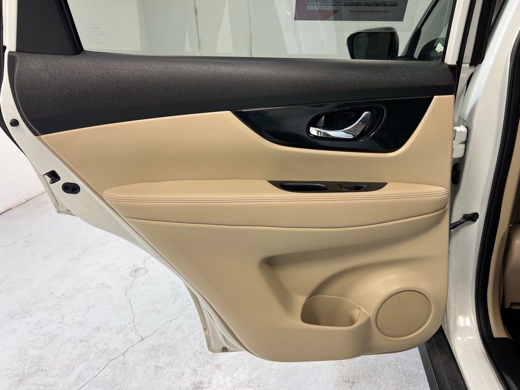 Used 2017 Nissan Rogue SL image 23