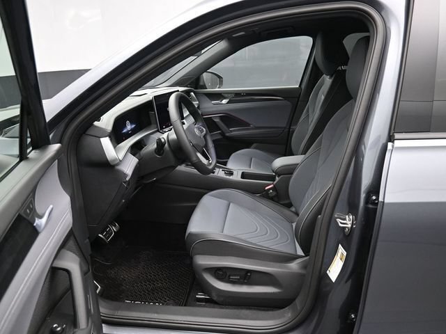 New 2026 Volkswagen Tiguan SE R-Line AWD/4WD image 9