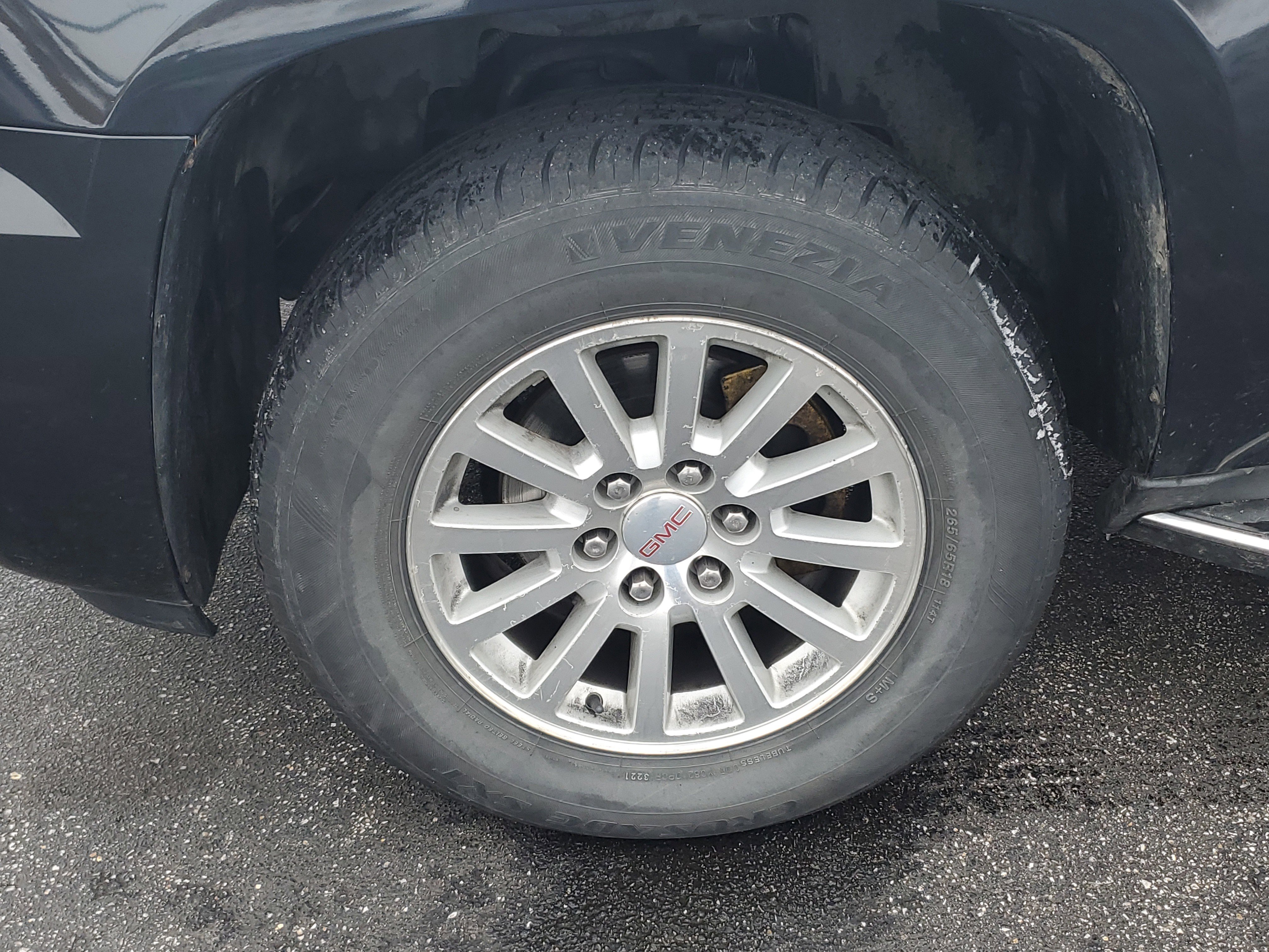 Used 2011 GMC Yukon XL Denali image 10