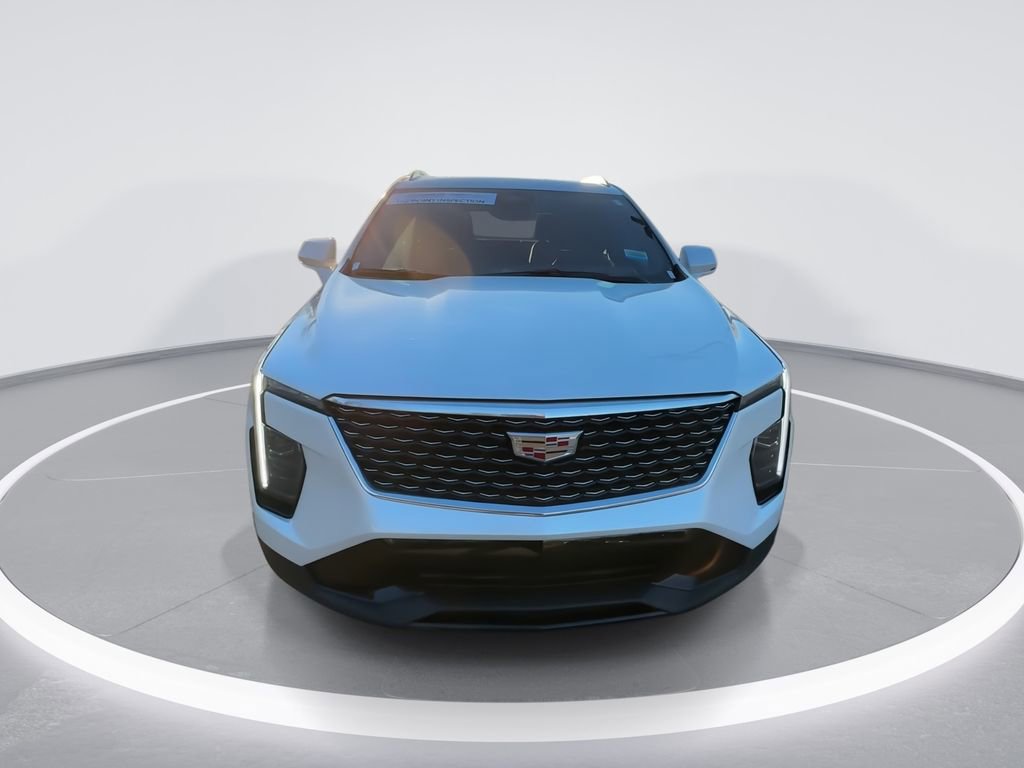 Used 2025 Cadillac XT4 Premium Luxury image 3