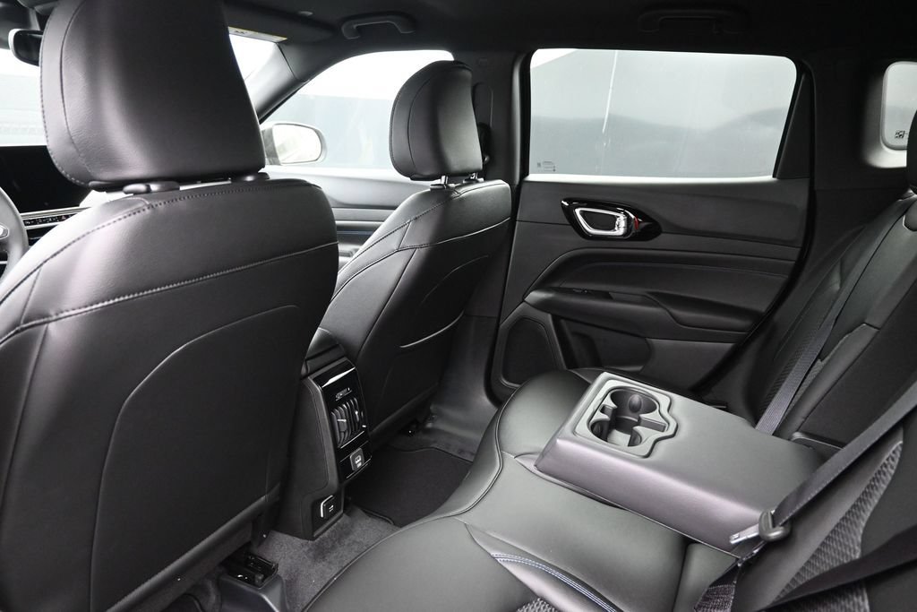 New 2026 Jeep Compass Latitude AWD/4WD image 19