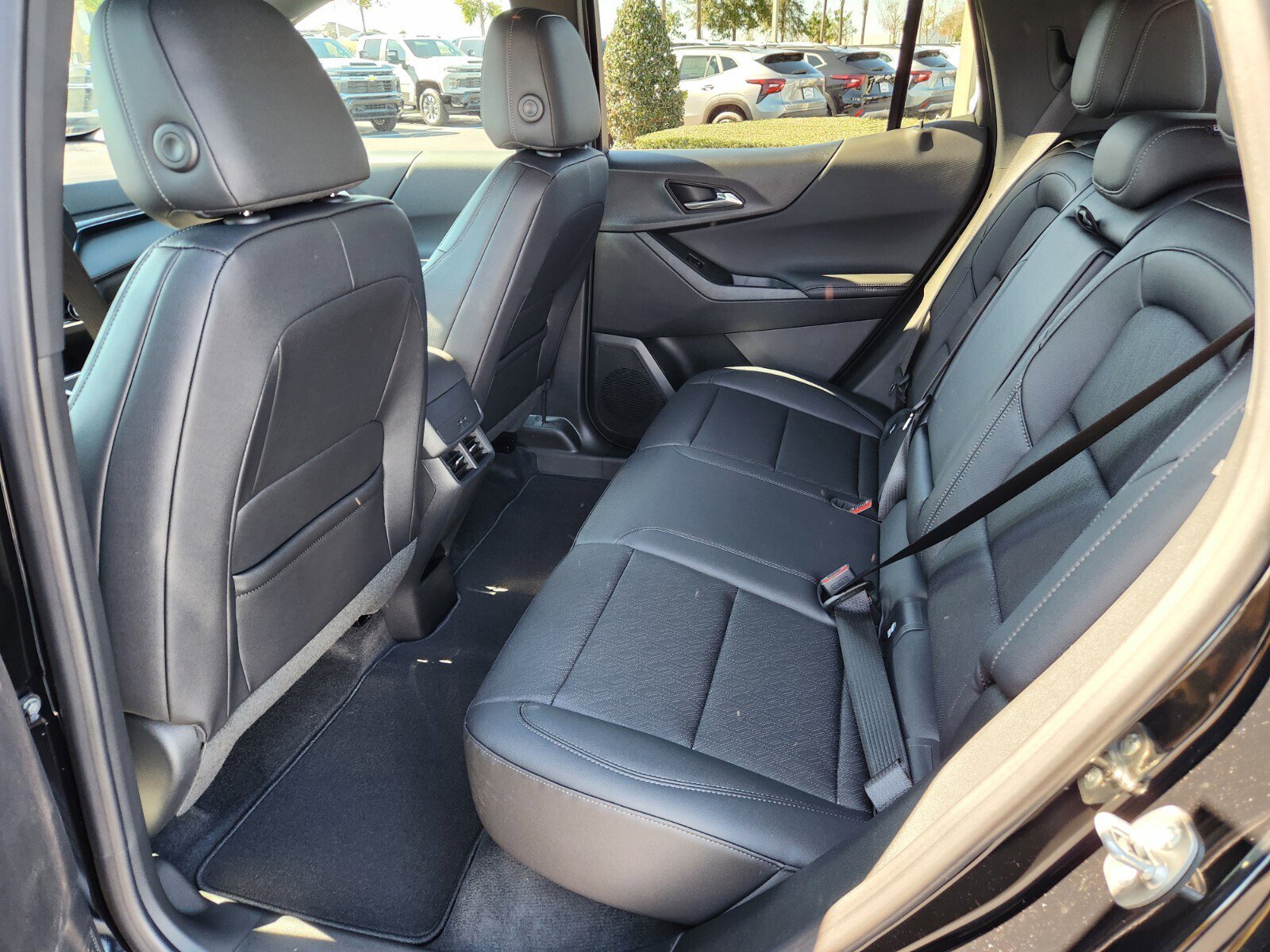 New 2026 Chevrolet Equinox LT w/ Convenience Package II image 6